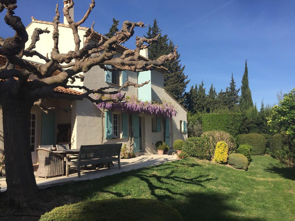 Bed and Breakfast Le Mas des Lauriers Paradou Exterior foto