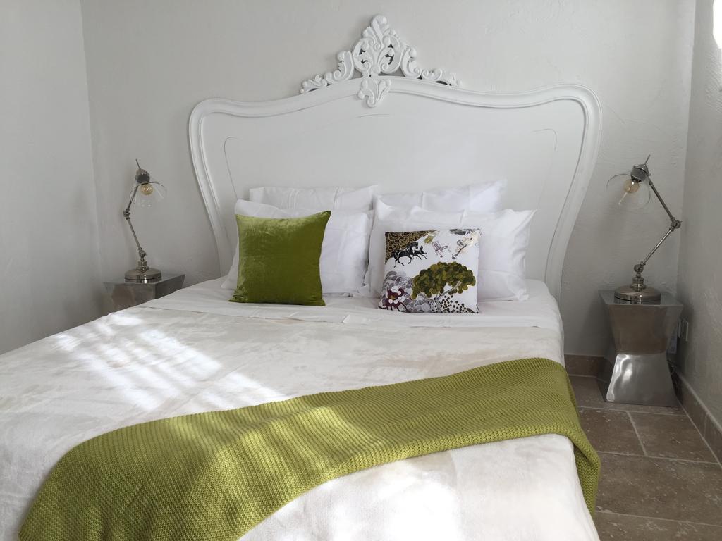 Bed and Breakfast Le Mas des Lauriers Paradou Zimmer foto