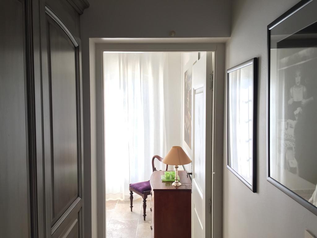 Bed and Breakfast Le Mas des Lauriers Paradou Zimmer foto