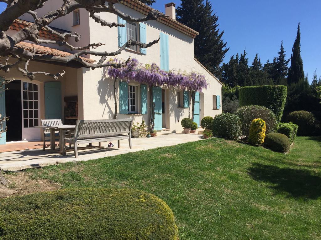 Bed and Breakfast Le Mas des Lauriers Paradou Exterior foto