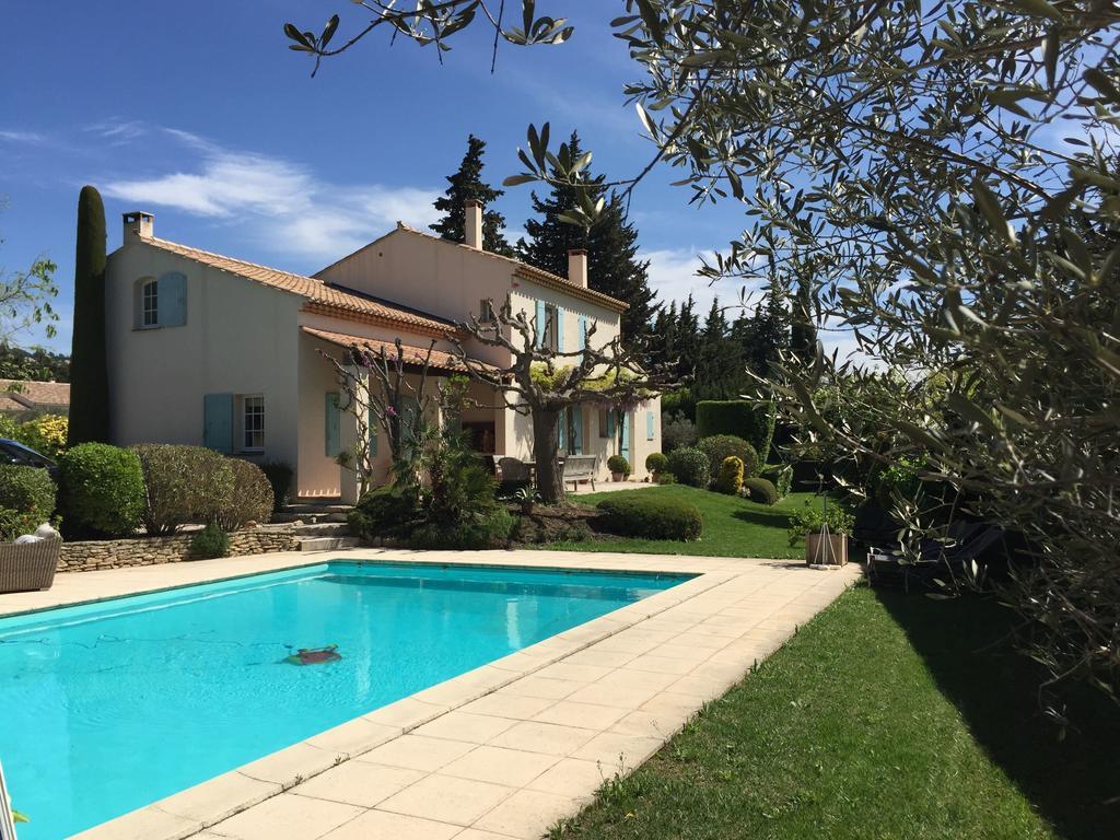 Bed and Breakfast Le Mas des Lauriers Paradou Exterior foto